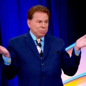 Silvio Santos atualmente está afastado do SBT, mas olhando tudo de longe enquanto as filhas estão no comando.