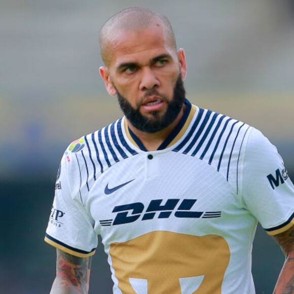 Daniel Alves estava jogando o time mexicano Pumas quando foi preso na Espanha.