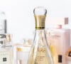 O perfume J'Adore, da Dior, é outro clássico da perfumaria que faz sucesso para quem busca o 'cheiro de mulher rica'