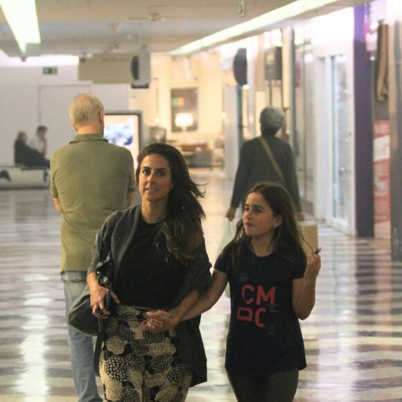 Júlia, 11 anos, é filha de Carol Barcellos e Bruno Côrtes