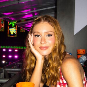 Marina Ruy Barbosa usa look avaliado em R$ 17 mil para festa junina