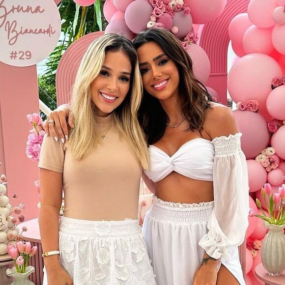 Grávida de Neymar, Bruna Biancardi recebeu Bianca Coimbra em sua festa de aniversário