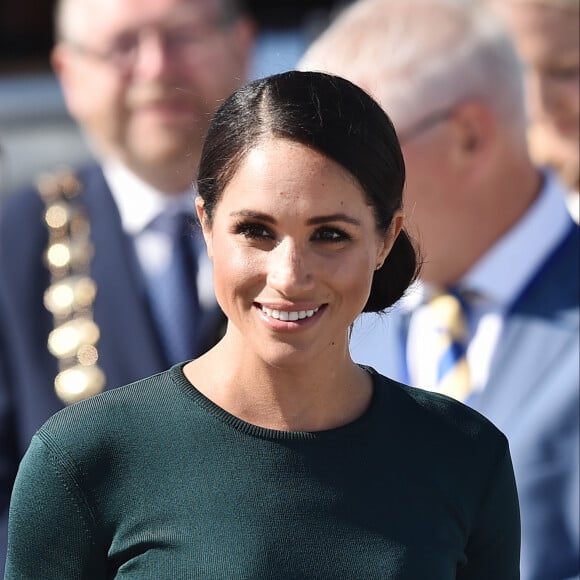 Meghan Markle foi alvo de uma acusação polêmica: o site PodNews afirmou que ela não participava das entrevistas do próprio podcast