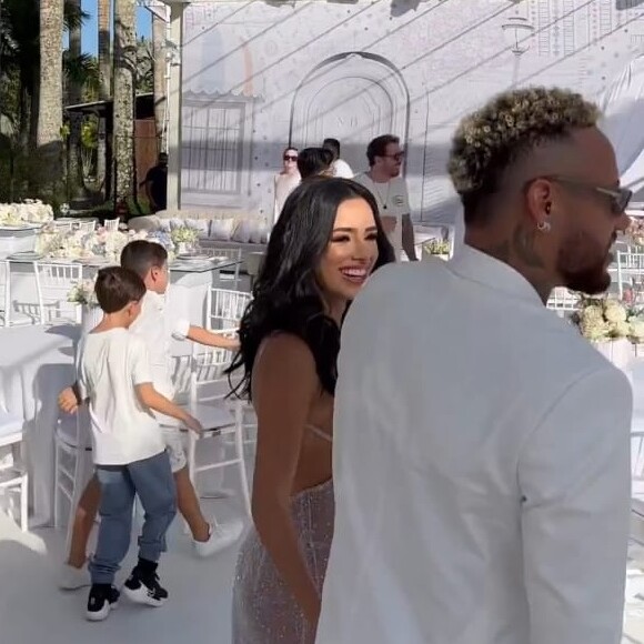 O chá revelação marcará se Bruna Biancardi e Neymar terão uma menina ou menino.