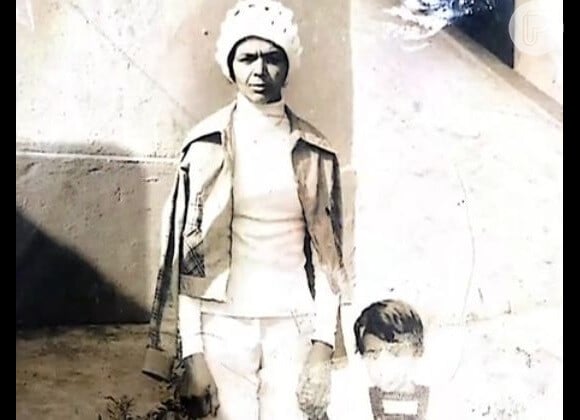 Foto de Ricardo Rocha e sua mãe, Otacília, foi divulgada na Record. Otacília e Gugu teriam tido uma relação curta no começo dos anos 70.