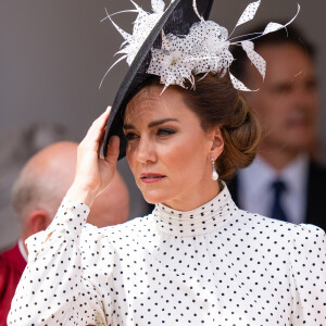 Vestido de Kate Middleton para evento beneficente custa 1600 euros ou R$ 8,4 mil, na atuação cotação