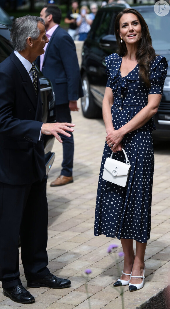 Kate Middleton foi criticada por usar looks tão caros em eventos de caráter social: 'Gafe. Não o look, mas a circunstância na qual foi usado', destacou especialista real 