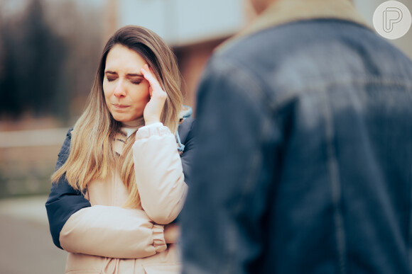 Distúrbios do sono, falta de concentração, frustração e dificuldade para ficar sozinho são outros sintomas de dependência emocional