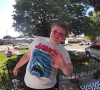 Vídeo viral: garoto vítima de bullying bate à porta de vizinhos em busca de novos amigos por estar sozinho