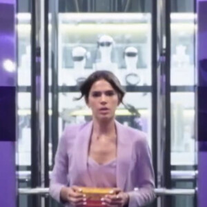 Personagem de Bruna Marquezine também ajuda Jaime Reyes a lidar com os novos poderes em  'Besouro Azul'