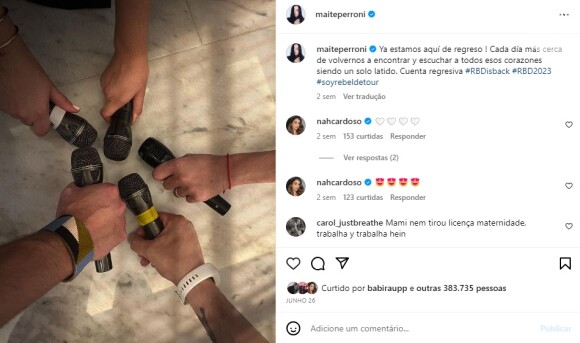 Maite Perroni publicou uma foto com seus outros companheiros de RBD enquanto ensaiam para nova turnê.