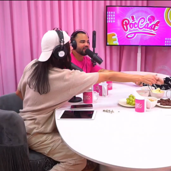 MC Mirella abre a intimidade no"PocCast"