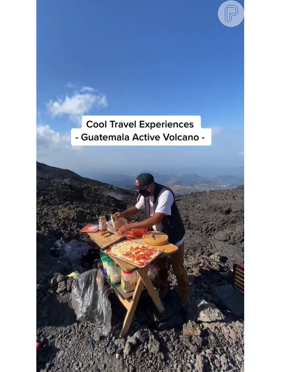 Vista de vulcão ativo na Guatemala impressiona! Comeria uma pizza feita num vulcão ativo?