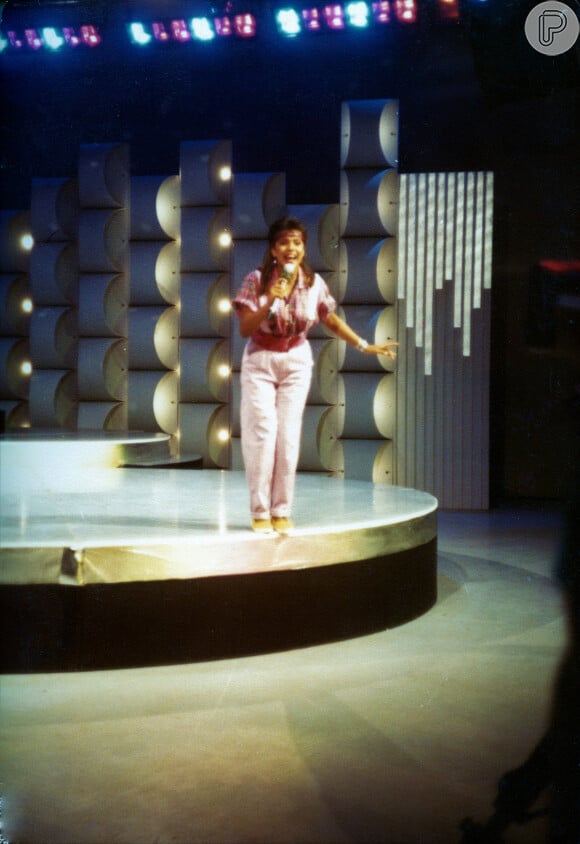 Mara Maravilha em foto dos anos 1980 quando apresentou o programa musical 'Vamos Nessa' no SBT