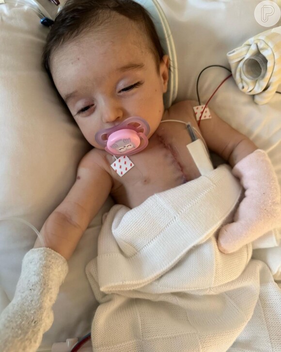 A filha de Thaila Ayala foi operada pouco tempo após nascer