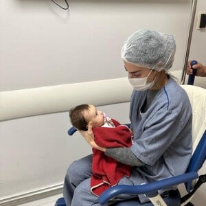 Thaila Ayala fez um relato sincero sobre o dia da cirurgia da filha