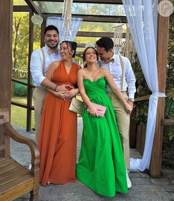 Larissa Manoela, André Luiz Frambach e amigos no casamento. 