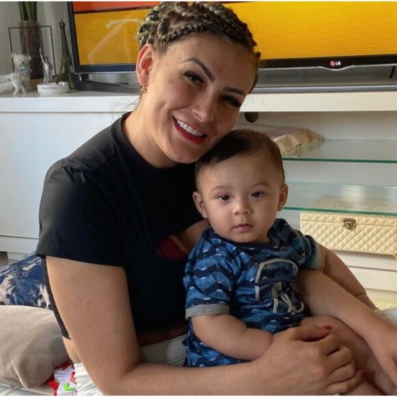 Andressa Urach perde a guarda do filho mais novo