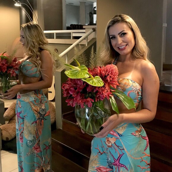 Leon, filho mais novo de Andressa Urach, tem apenas um ano