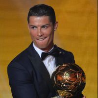 Cristiano Ronaldo grita ao ganhar o prêmio Bola de Ouro: 'Quero alcançar Messi'