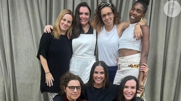 Globo definiu que será o elenco do remake 'Elas por Elas' que terá: Deborah Secco, Karine Teles, Maria Clara Spinelli, Késia Estácio, Moniza Iozzi, Thalita Carauta e Isabel Teixeira.