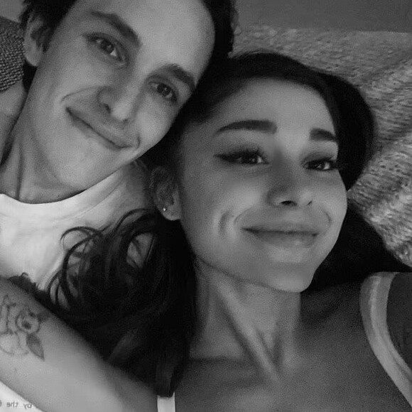 Ariana Grande teria tentado reatar com seu marido em maio de 2023, mas não deu certo.