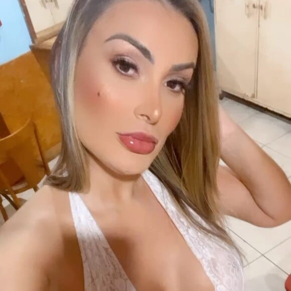 Andressa Urach saiu da igreja e agora voltou para a prostituição.