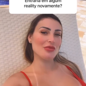 Andressa Urach afirmou que adoraria entrar para um reality novamente e a web a quer de volta em 'A Fazenda'.