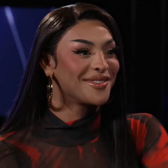 Pabllo Vittar, no "De Frente com Blogueirinha", relembra história de suruba no Coachella que deu completamente errado