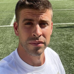 Gerard Piqué é zagueiro e chegou ao ápice de sua carreira no Barcelona e na seleção espanhola.