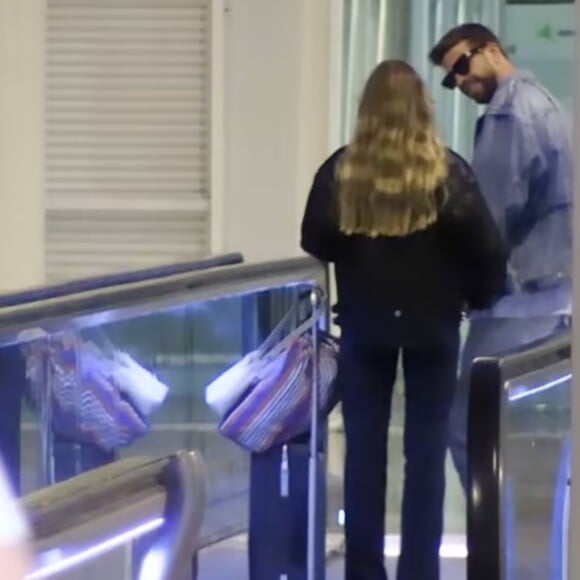 Gerard Piqué e Clara Chía, antes, eram flagrados por paparazzi.