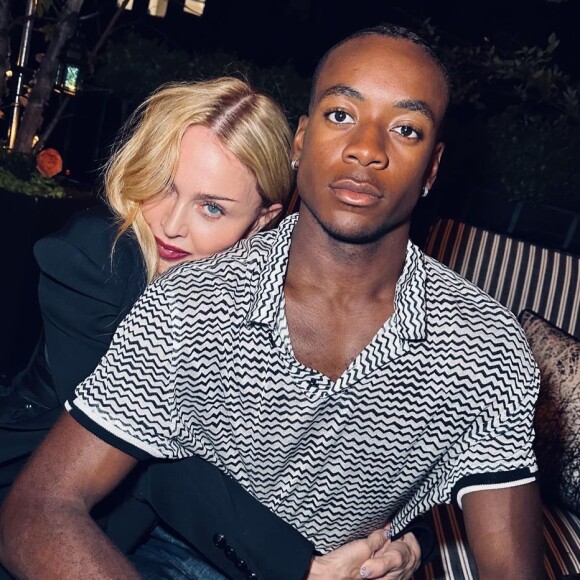 Madonna posou com o filho David Banda, de 17 anos