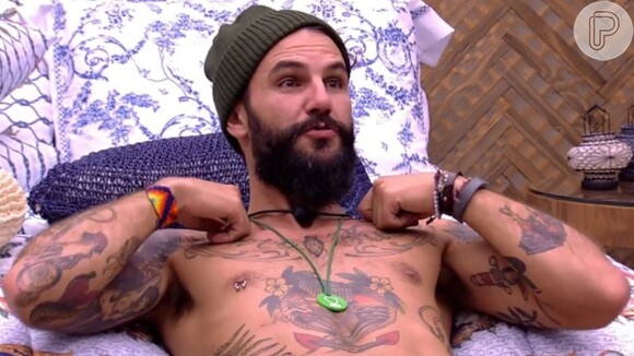 Wagner Santiago participou do Big Brother Brasil 18 e foi além de fazer um ensaio sensual.