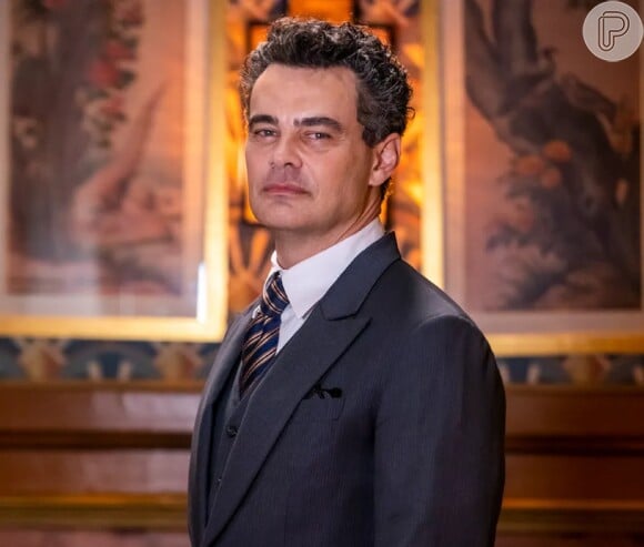Carmo Dalla Vecchia interpreta o advogado Érico, um personagem bissexual dos anos 1940 em 'Amor Perfeito'