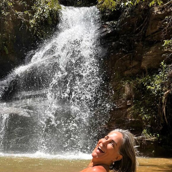 De biquíni, Gloria Pires recebeu elogios de fãs e famosos na web