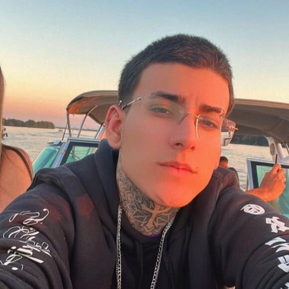 Arthur Urach, filho de Andressa Urach, se assume bissexual após dizer que toparia sexo com outro homem por dinheiro