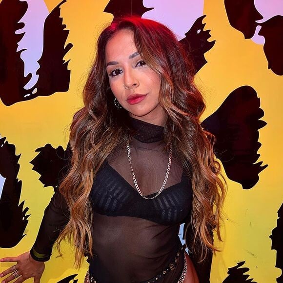 Ohana Lefundes, em entrevista ao "PodDarPrado", revela que Anitta é muito exigente com o seu trabalho