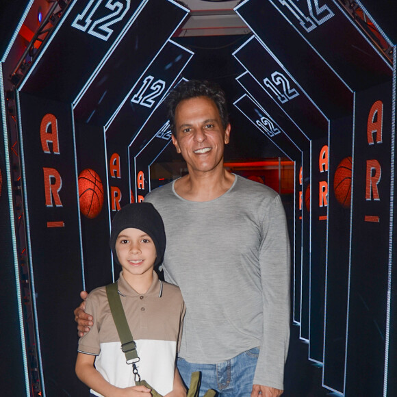 Ex de Eliana e pai de seu filho, João Marcello Bôscoli, foi com o outro filho, André, na festa de Arthur