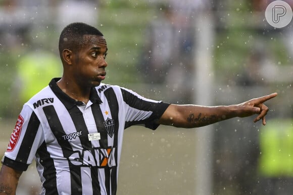 Robinho é acusado de participar de um estupro coletivo na Itália