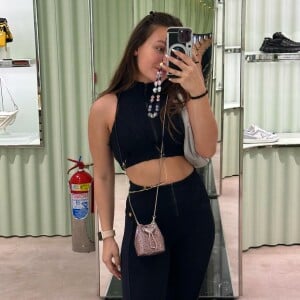 Larissa Manoela teve que insistir para que carro Mercedes comprado em 2018 ficasse em seu nome