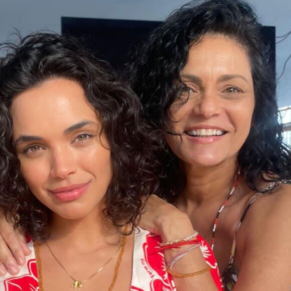 Giovana Cordeiro e Lillian costumam brincar com a semelhança nas redes sociais