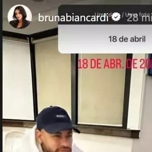 Bruna Biancardi então mostrou Neymar acompanhando o primeiro ultrassom da sua filha