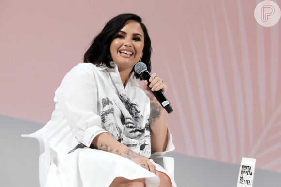 Na sua 11ª vez no Brasil, Demi Lovato se apresenta na primeira edição do The Town