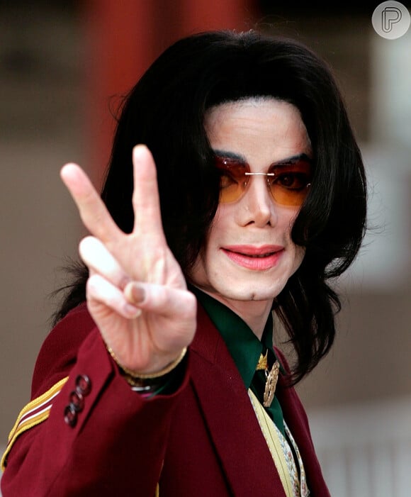 Michael Jackson sobre aniversário de 50 anos: 'Só vou comer um bolinho com meus filhos e nós provavelmente vamos assistir a desenhos'