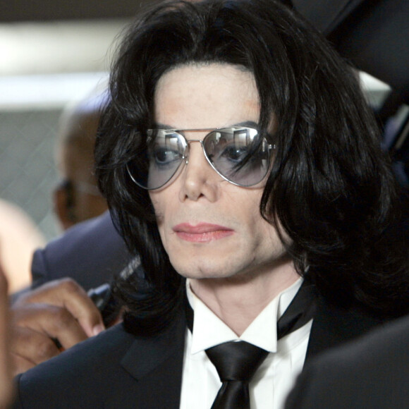 Michael Jackson foi vítima de uma intoxicação aguda com o anestésico Propofol