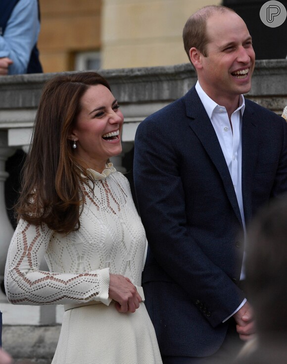 Apesar dos rumores de cirse, fonte revela hábito fofo de Príncipe William com Kate Middleton