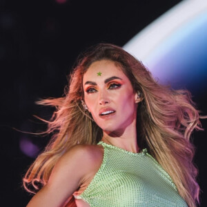 Anahí voltou para os palcos para se despedir dos fãs do RBD em uma turnê comemorativa que passará pelos Estados Unidos, Colômbia, México e Brasil
