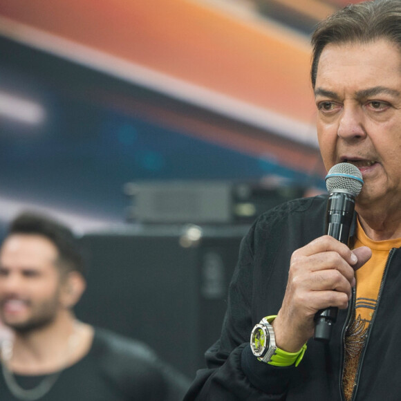 Faustão chegou a rebater críticas que recebeu por supostamente furar a fila do SUS