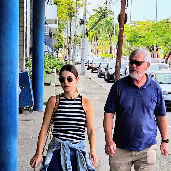 Sthefany Brito e o pai, Joe, também visitaram Kayky Brito no começo da tarde deste sábado (02)