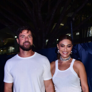 Até mesmo Juliana Paes não resitiu ir ao 'The Town' com uma calça cargo básica